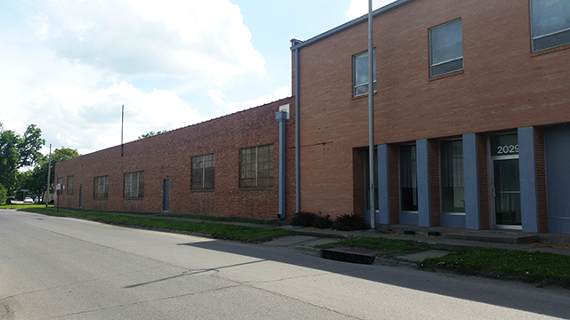 2035 SW Western Ave, Topeka, KS for lease Building Photo- Image 1 of 4