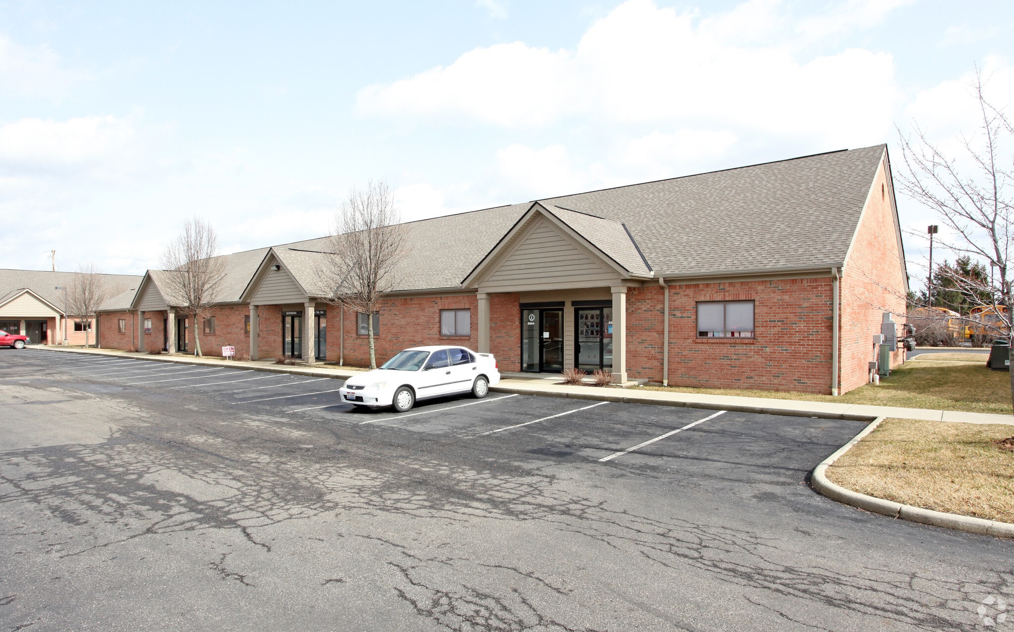 8880-8904 Commerce Loop Dr, Columbus, OH for lease Primary Photo- Image 1 of 3