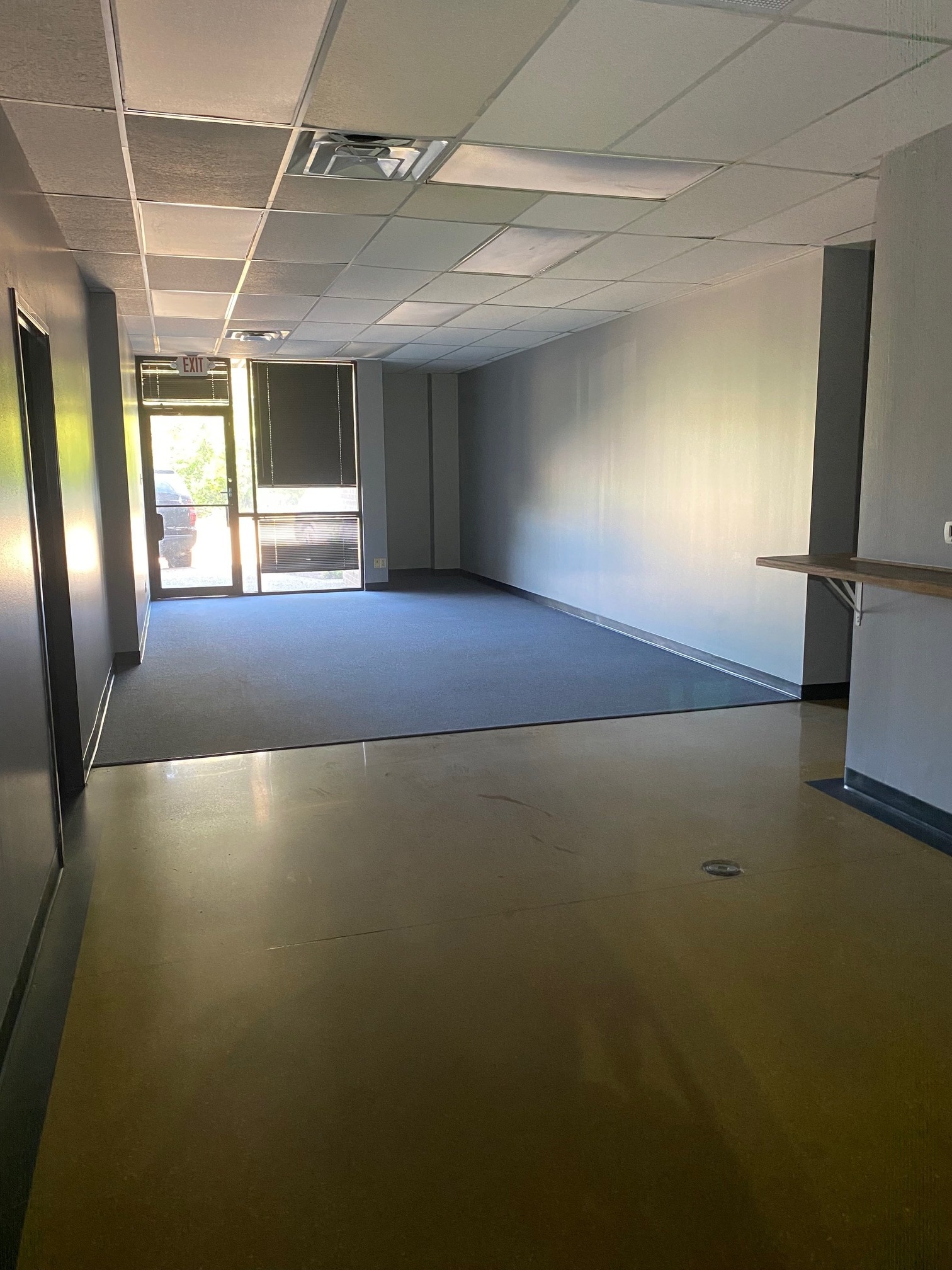 817 Greenview Dr, Grand Prairie, TX for lease Lobby- Image 1 of 11