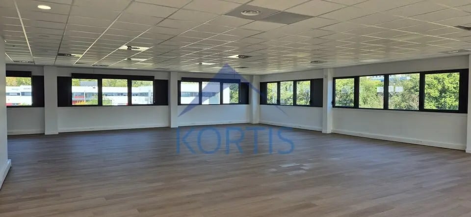 Office in Dardilly for lease - Interior Photo - Image 3 of 5