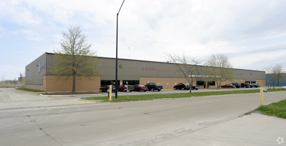 7470 Industrial Parkway Dr, Lorain, OH for lease - Building Photo - Image 2 of 12