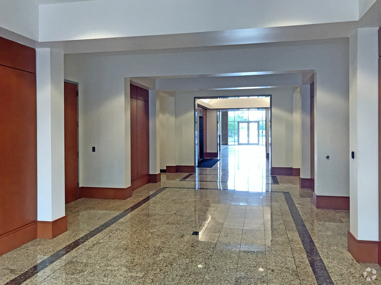 8045 Arco Corporate Dr, Raleigh, NC for lease - Lobby - Image 2 of 50