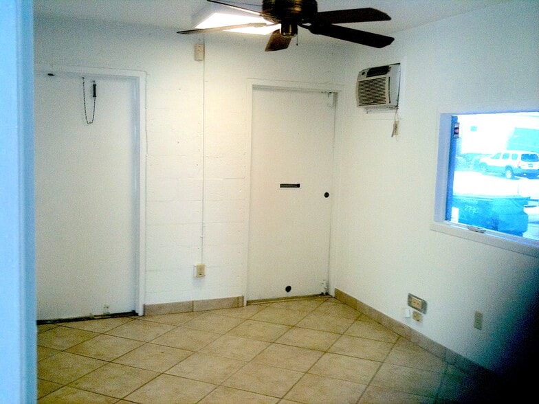 2780 NE 7th Ave, Pompano Beach, FL for lease - Building Photo - Image 3 of 7