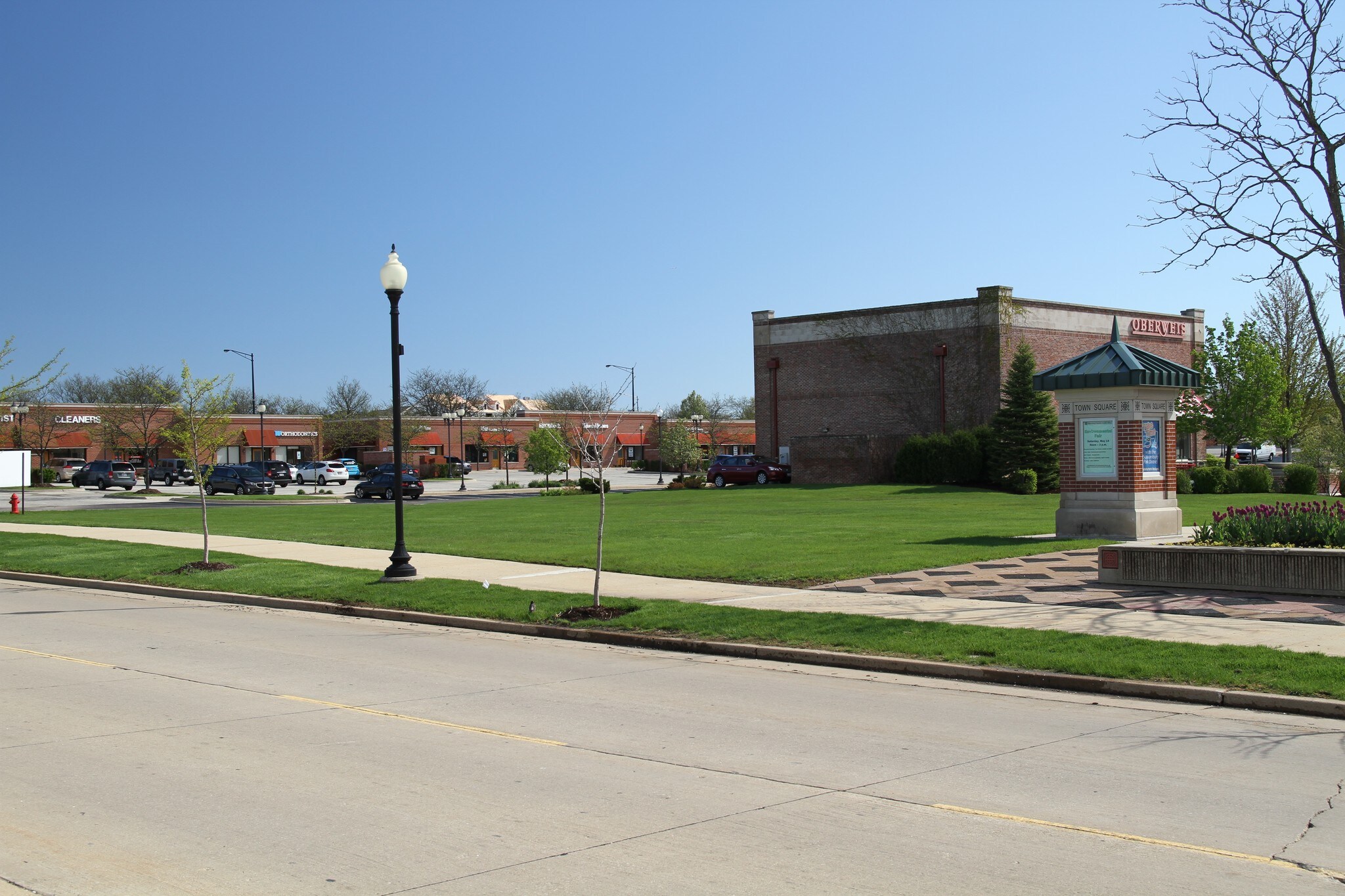 40 Roselle Rd, Schaumburg, IL for sale Building Photo- Image 1 of 1