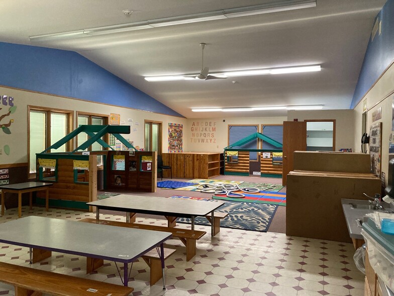 312 W Cottage Grove Rd, Cottage Grove, WI for sale - Building Photo - Image 3 of 17