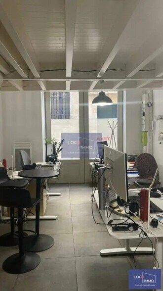 Office in Bordeaux for lease - Interior Photo - Image 3 of 7