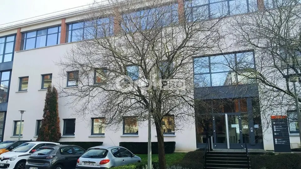 Office in Reims for lease - Building Photo - Image 1 of 6