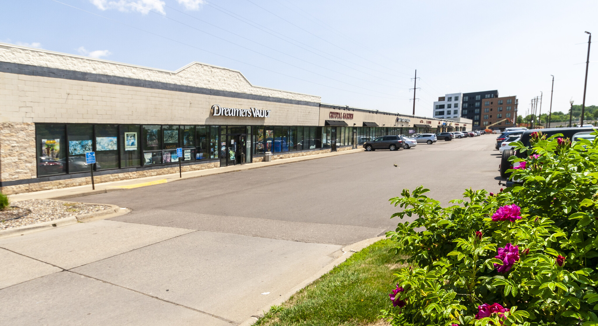 4701-4751 Hiawatha Ave, Minneapolis, MN for lease Building Photo- Image 1 of 5