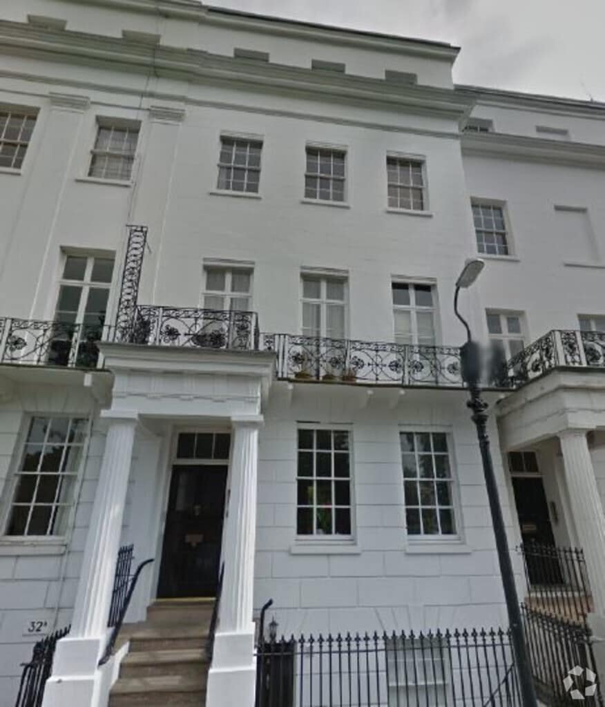 33 Clarendon Sq, Leamington Spa for sale Building Photo- Image 1 of 1