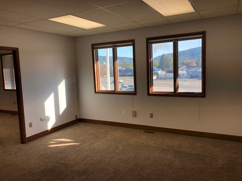 601 E Seltice St, Post Falls, ID for lease - Building Photo - Image 1 of 15