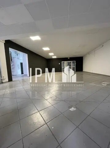 Flex in Marseille for lease Interior Photo- Image 1 of 4