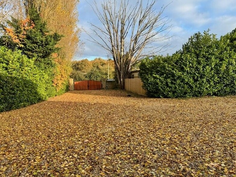 Hamlet Hl, Roydon for sale - Primary Photo - Image 1 of 6