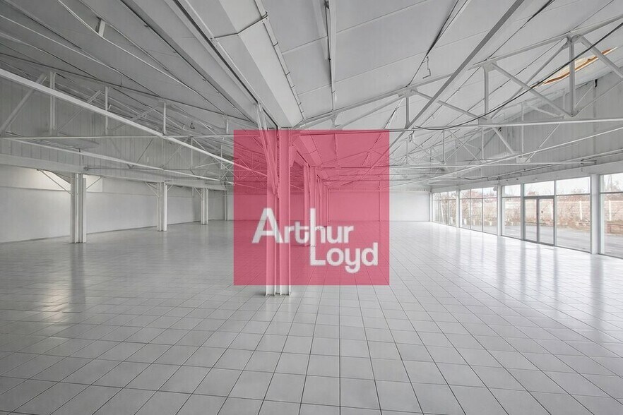 2 Avenue Du Roussillon, Aubière for lease - Interior Photo - Image 2 of 12