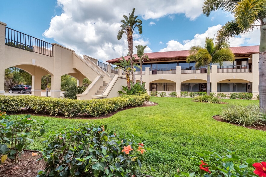 900 Pine St, Englewood, FL for sale - Primary Photo - Image 1 of 19