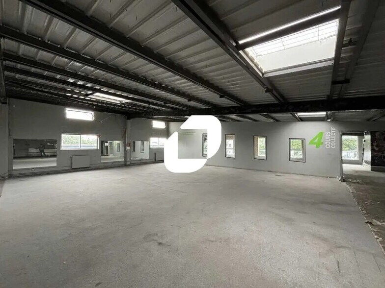 Office in Brétigny-sur-Orge for lease - Interior Photo - Image 1 of 8