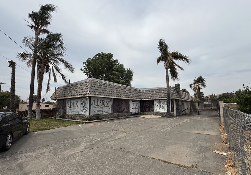 10051 Mission Blvd, Jurupa Valley, CA for sale - Building Photo - Image 2 of 14