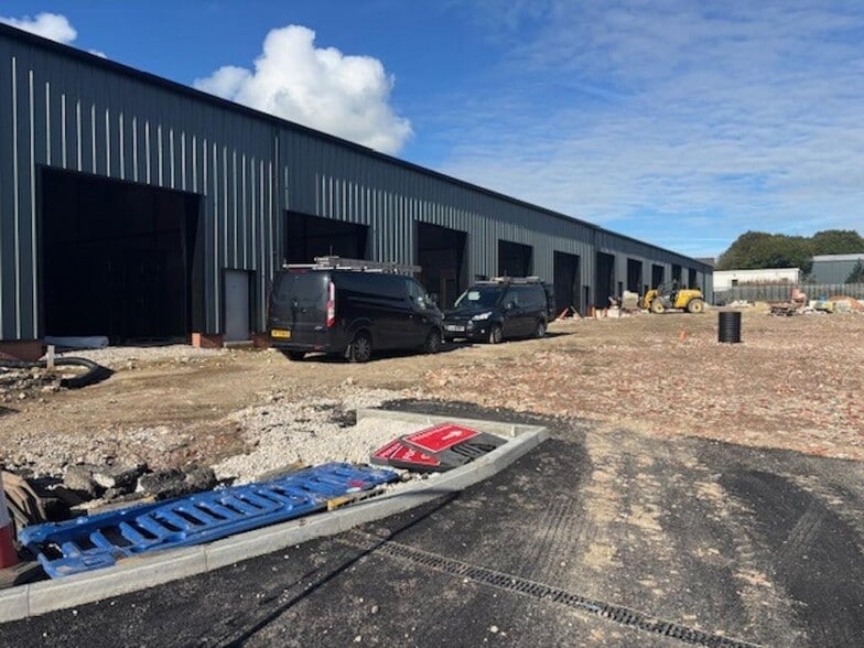 7-10 Knowsley Rd, Rossendale for lease - Building Photo - Image 3 of 3