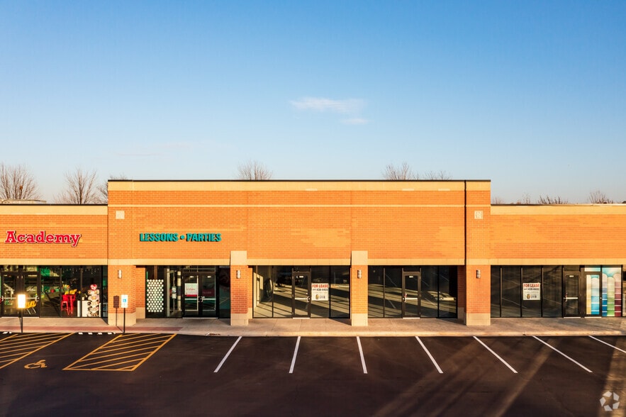 689-693 Meacham Rd, Elk Grove Village, IL for lease - Building Photo - Image 3 of 5