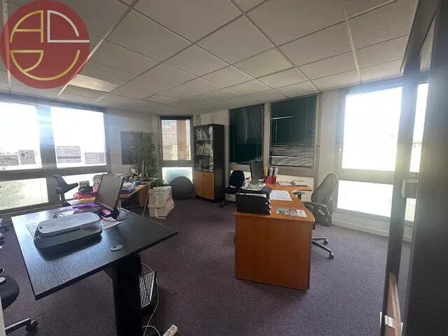 Office in Toulouse for sale - Interior Photo - Image 1 of 8
