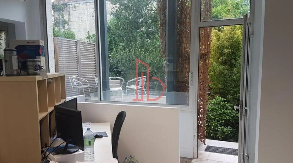Office in Bordeaux for lease - Interior Photo - Image 2 of 8