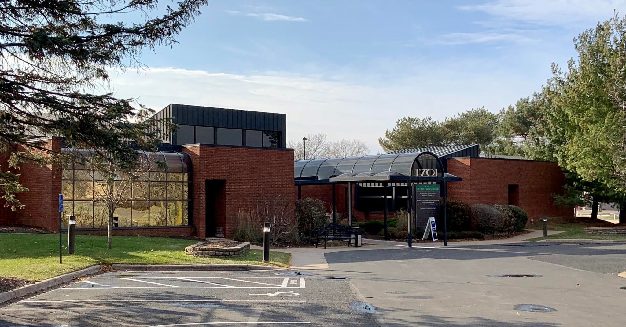 1701 W Curve Crest Blvd, Stillwater, MN for sale Building Photo- Image 1 of 1