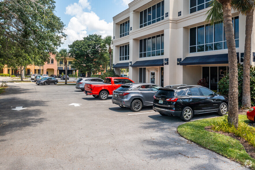 4280 Tamiami Trl E, Naples, FL for lease - Building Photo - Image 3 of 5