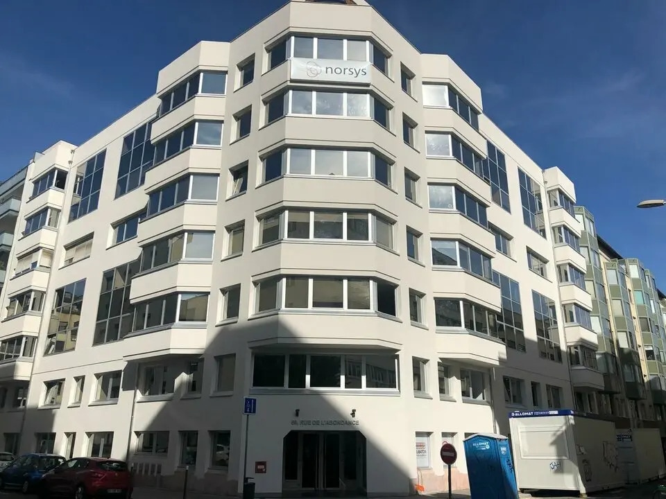 Location Bureaux 214 m² à 563 m² - Photo 1
