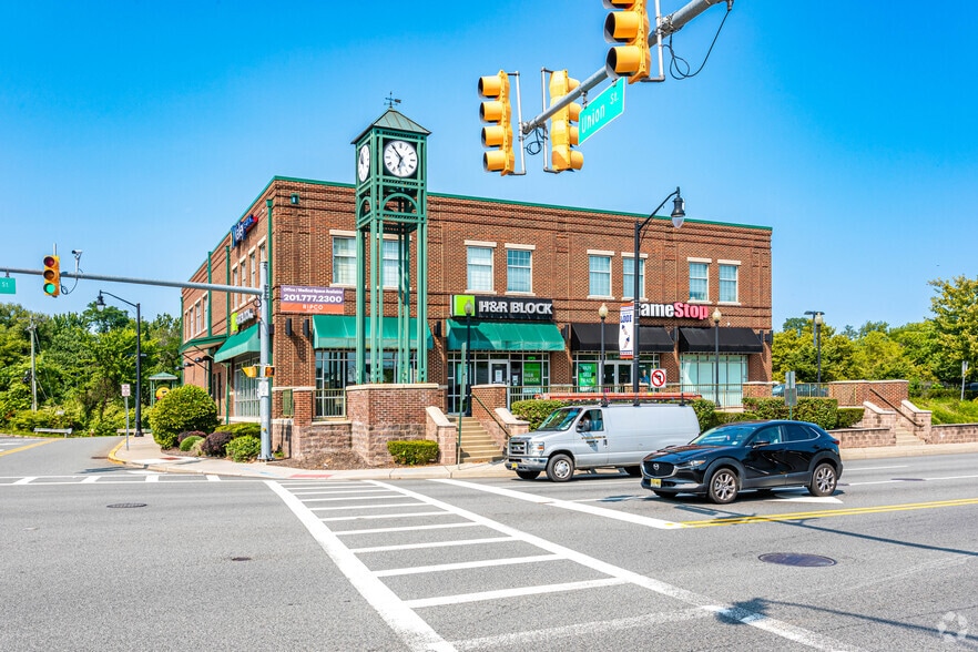 147 Main St, Lodi, NJ for lease - Building Photo - Image 2 of 4