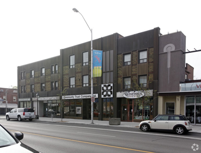 2271-2273 Bloor St W, Toronto, ON for lease - Building Photo - Image 2 of 6