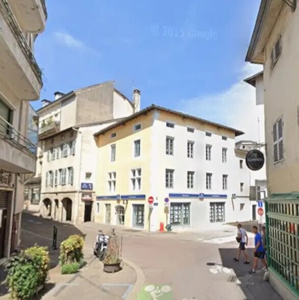 Office in Bourg-en-Bresse for lease - Building Photo - Image 1 of 2