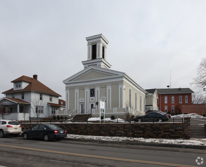 2106 Five Mile Line Rd, Penfield, NY for sale - Primary Photo - Image 1 of 1