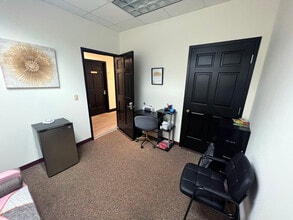 330 Pauls Dr, Brandon, FL for lease Interior Photo- Image 1 of 1