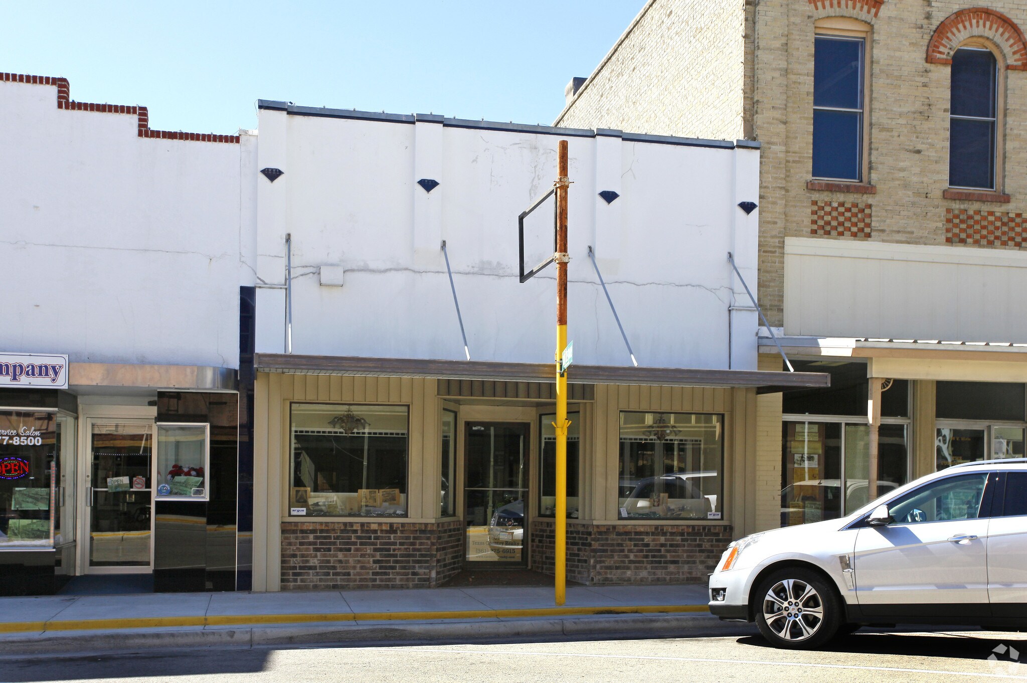 121 E Main St, Cuero, TX for sale Primary Photo- Image 1 of 1