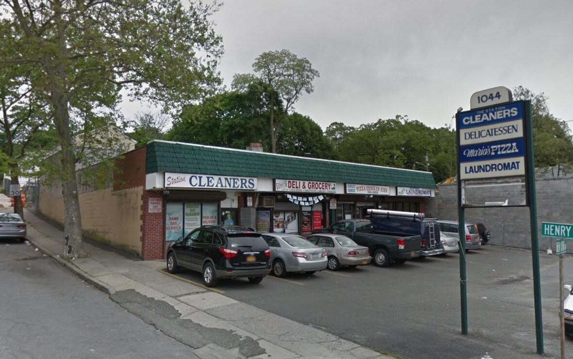 1044 New York Ave, Huntington Station, NY 11746