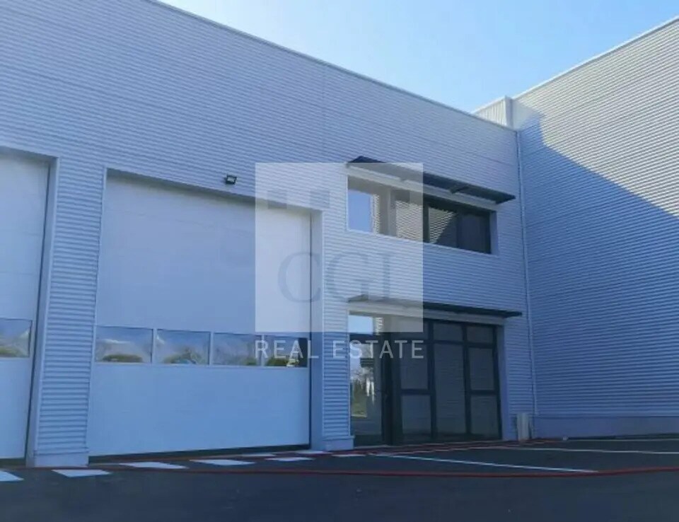 Office in Genas for lease Building Photo- Image 1 of 13