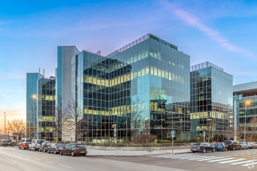 Avenida del Partenón, 16-18, Madrid, Madrid for lease - Building Photo - Image 1 of 27