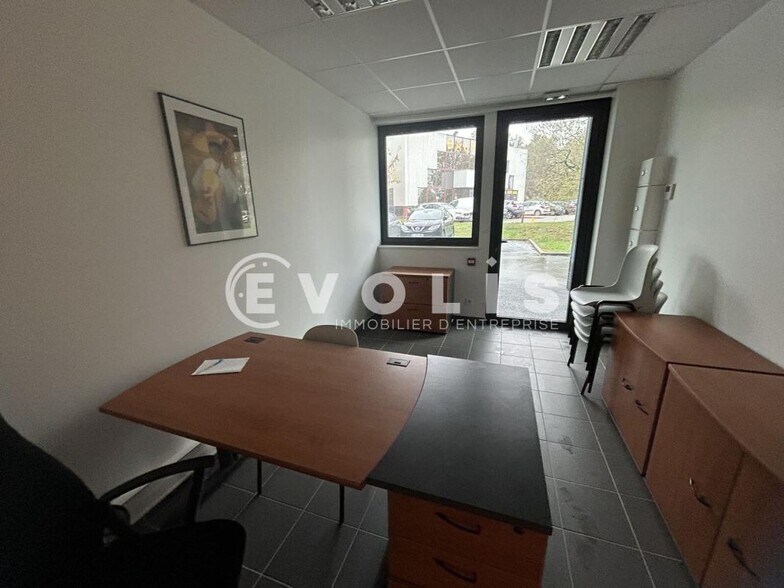 3 Rue Du Courant, Lormont for lease - Interior Photo - Image 3 of 5