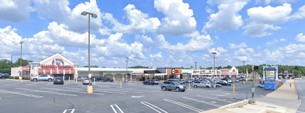 3032-3130 Queens Chapel Rd, Hyattsville, MD for lease - Building Photo - Image 1 of 3