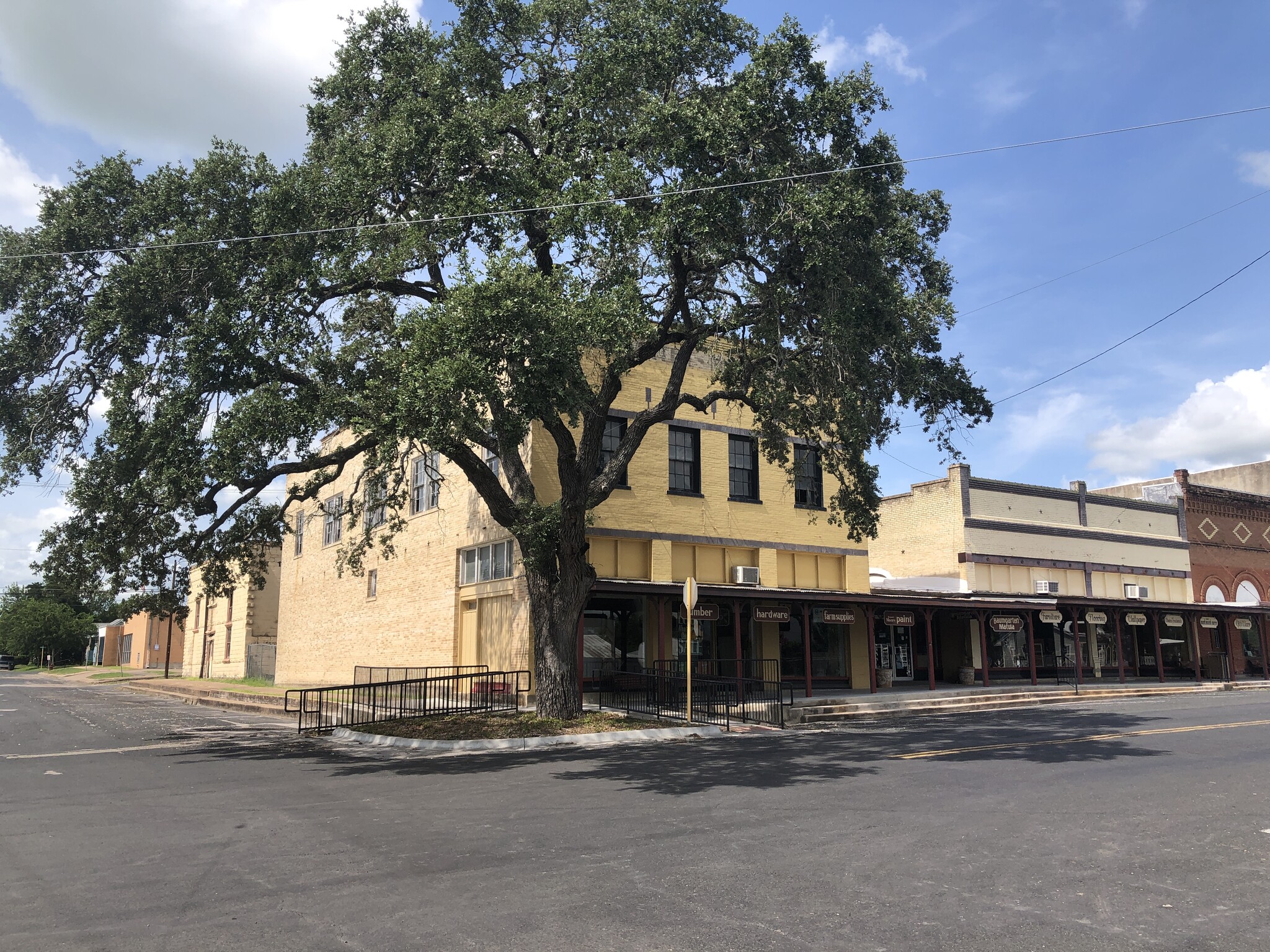 641 N Main St, Schulenburg, TX for sale Building Photo- Image 1 of 1