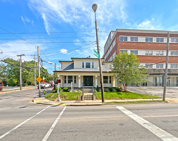 1216 S Broadway, Lexington, KY for lease - Building Photo - Image 2 of 16