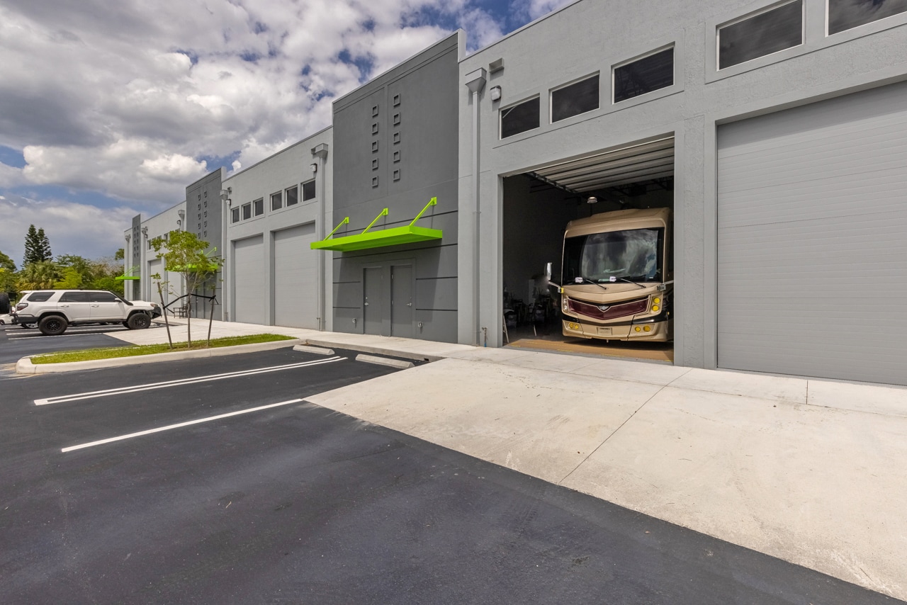 861 NE Industrial Blvd, Jensen Beach, FL for lease Interior Photo- Image 1 of 3