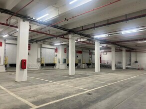 Industrial in Paris for lease Building Photo- Image 1 of 1