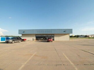 More details for 609 Western Heights Cir, Hillsboro, KS - Retail for Sale