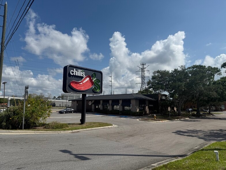 25813 US Hwy 19 N, Clearwater, FL for lease - Building Photo - Image 2 of 8
