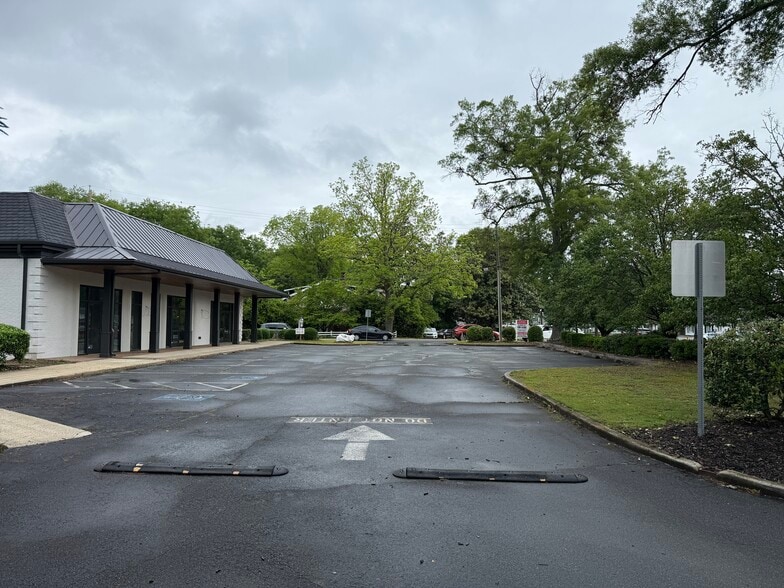 8910 Main St, Woodstock, GA for lease - Building Photo - Image 3 of 8