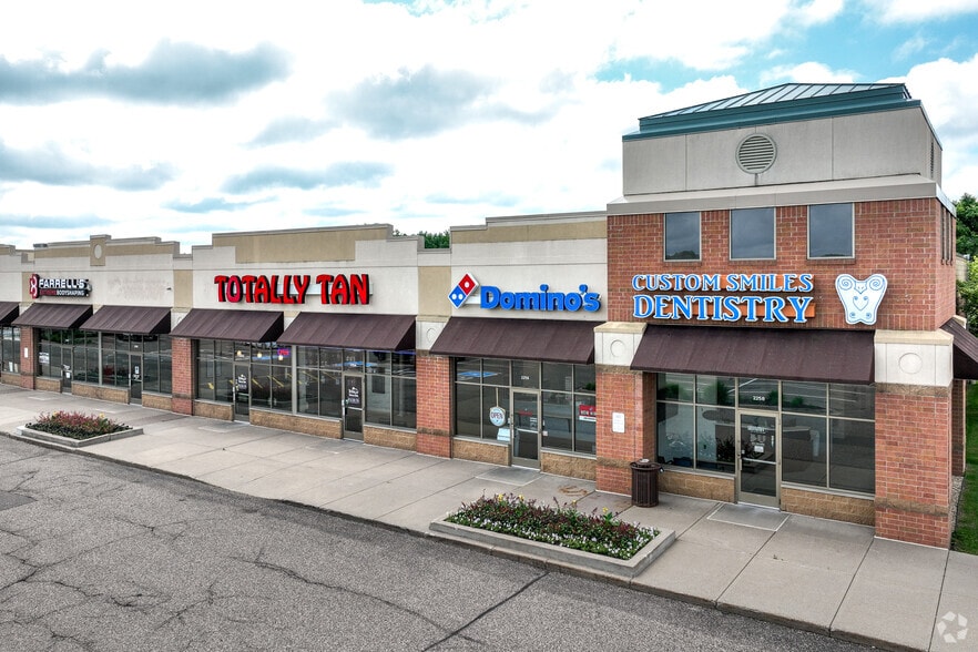 2218-2258 NW Bunker Lake Blvd, Andover, MN for lease - Building Photo - Image 3 of 5