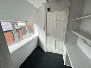 38 King St W, Manchester for lease Interior Photo- Image 2 of 4