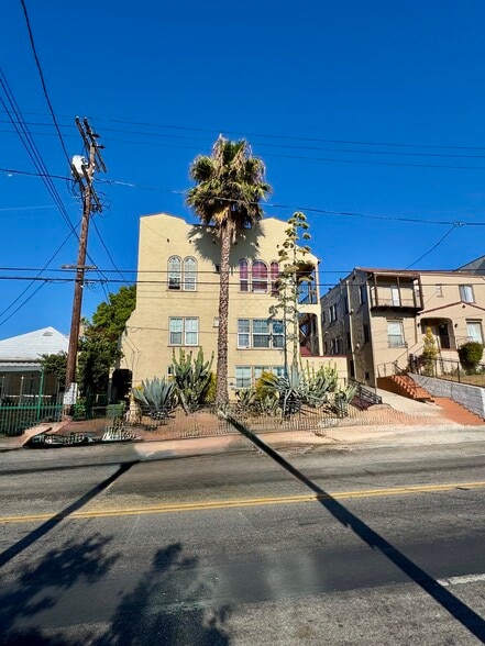 1110 S Normandie Ave, Los Angeles, CA for sale - Building Photo - Image 1 of 5