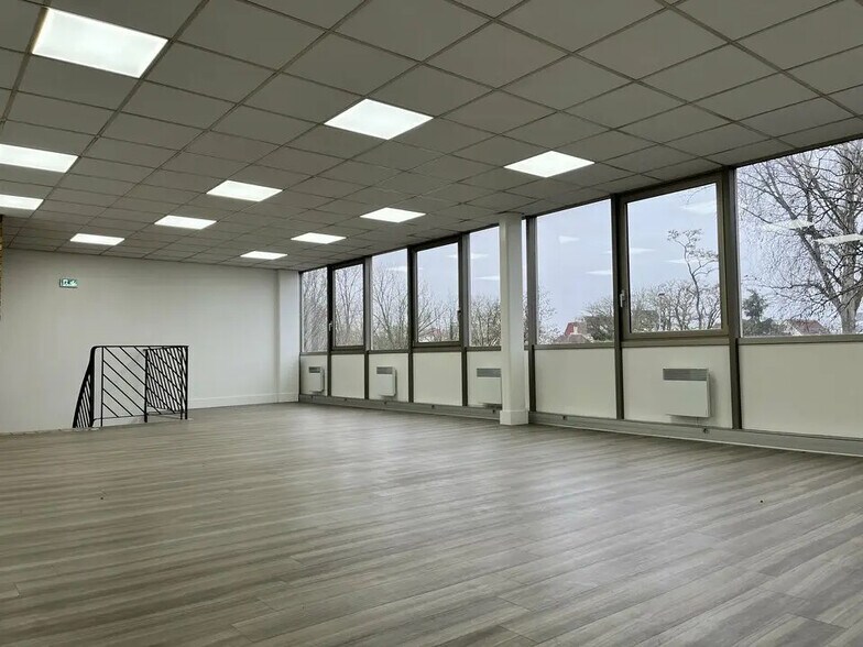 14 Allée Des Foulons, Lingolsheim for lease - Interior Photo - Image 2 of 24