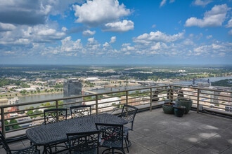 425 W Capitol Ave, Little Rock, AR for lease Building Photo- Image 2 of 2